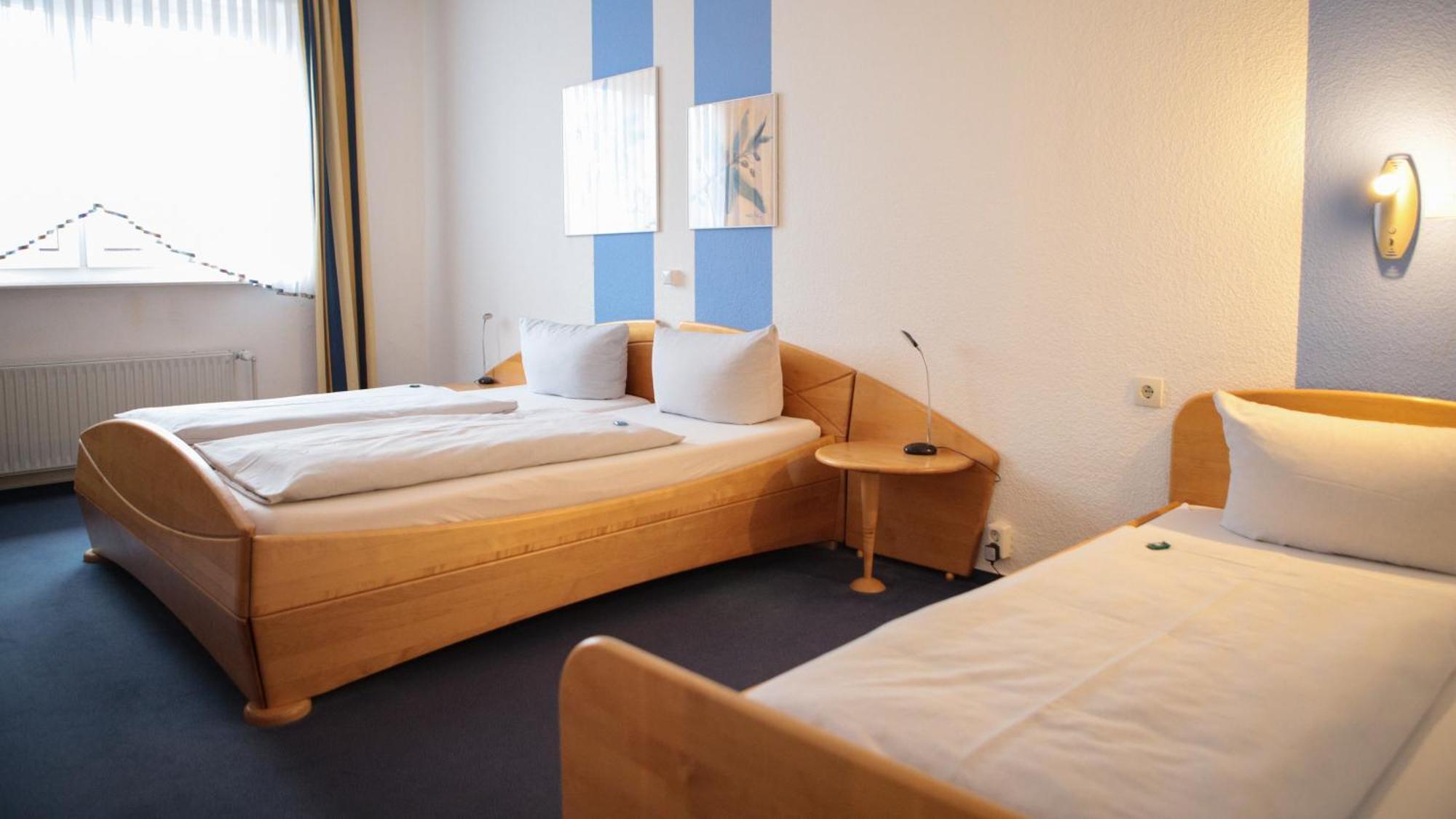 Garni Hotel Hof Zum อาเฮาส์ ภายนอก รูปภาพ