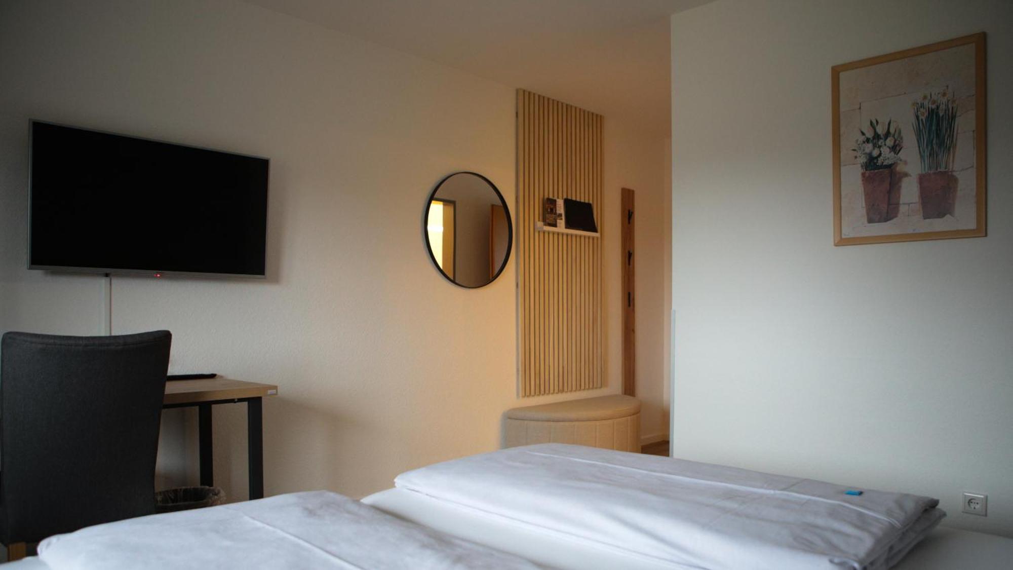 Garni Hotel Hof Zum อาเฮาส์ ภายนอก รูปภาพ