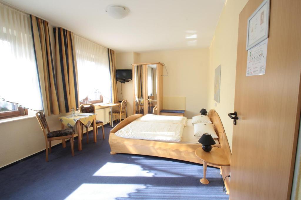 Garni Hotel Hof Zum อาเฮาส์ ห้อง รูปภาพ