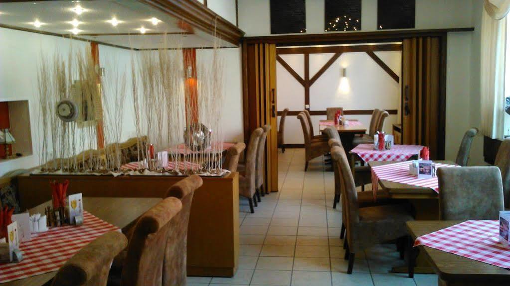 Garni Hotel Hof Zum อาเฮาส์ ภายนอก รูปภาพ