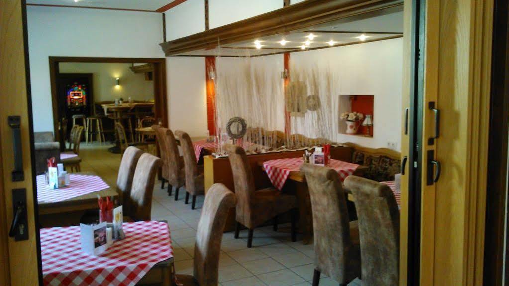 Garni Hotel Hof Zum อาเฮาส์ ภายนอก รูปภาพ